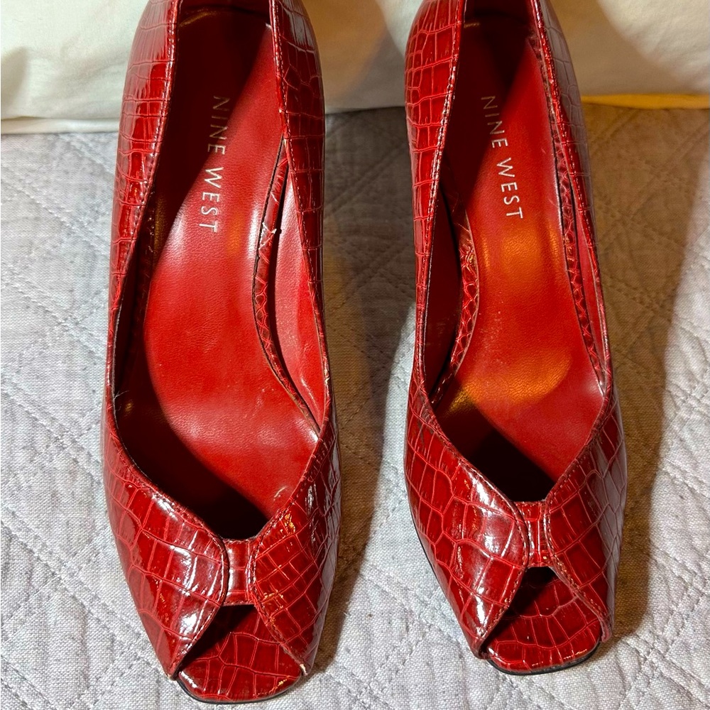 Nine west red size 6M